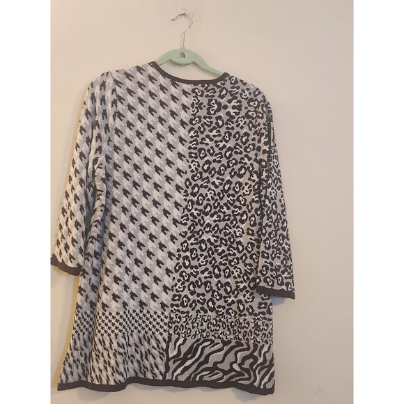 Chicos 2(12)Multicolor Mixed Animal Print 3/4‎ Sleeve Tunic Sweater Lightweight - Picture 2 of 9